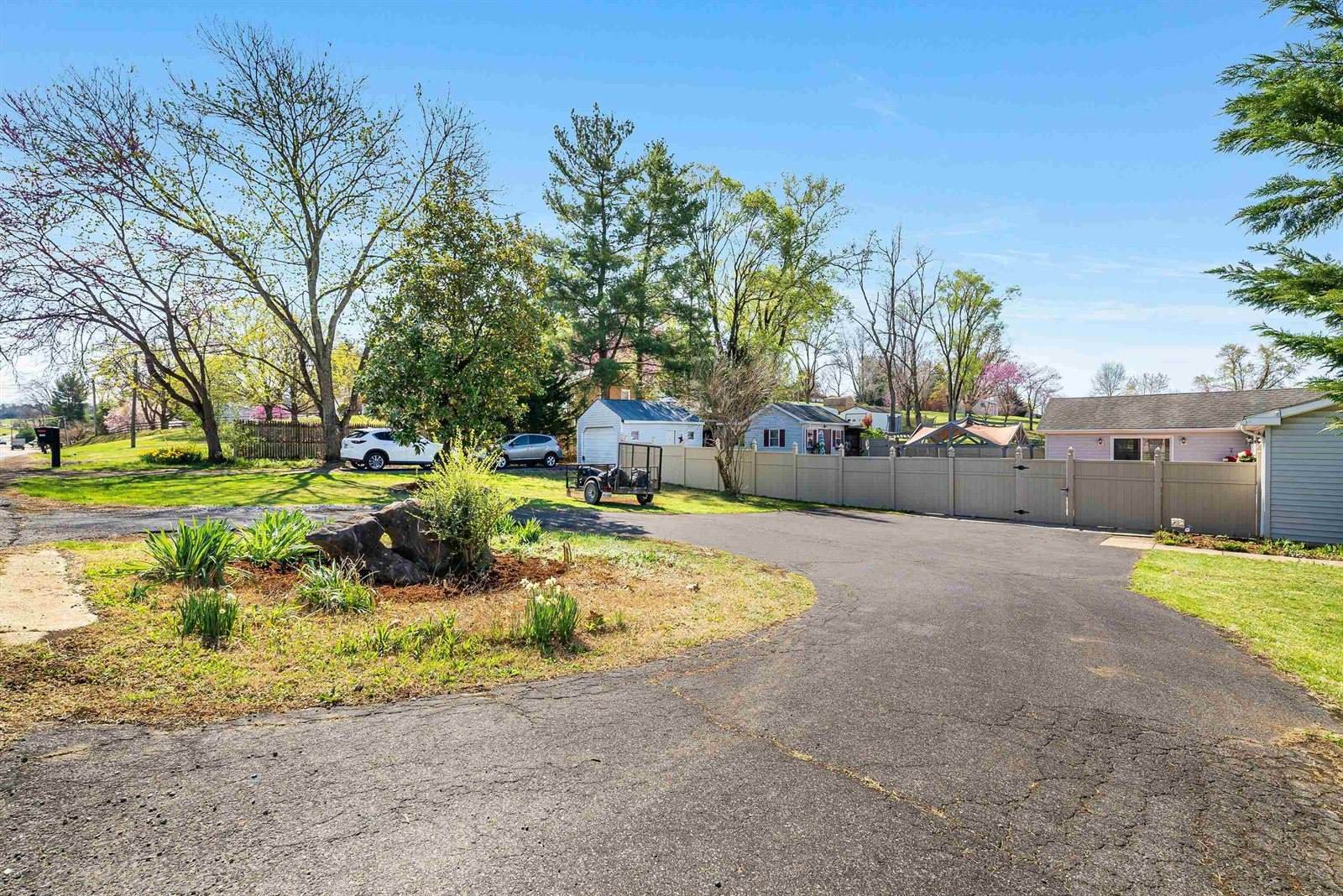 1023 Greendale Rd, Harrisonburg, VA 22801