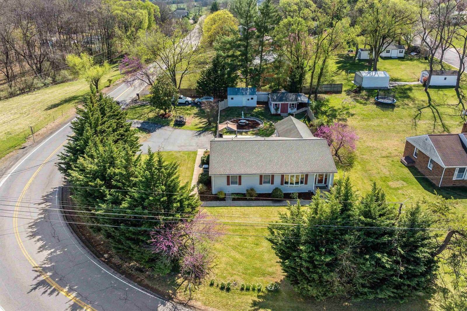 1023 Greendale Rd, Harrisonburg, VA 22801