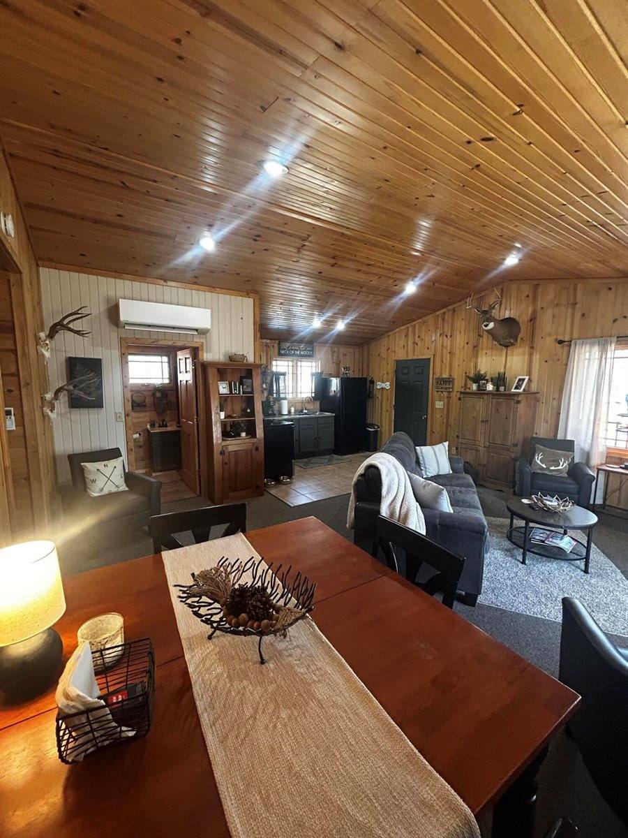 W9527 Mile Rd, Hubbard, WI 54848