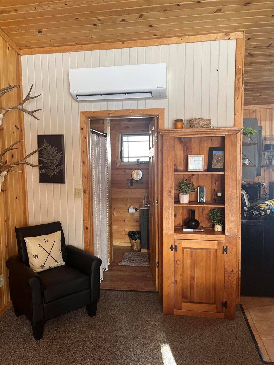 W9527 Mile Rd, Hubbard, WI 54848