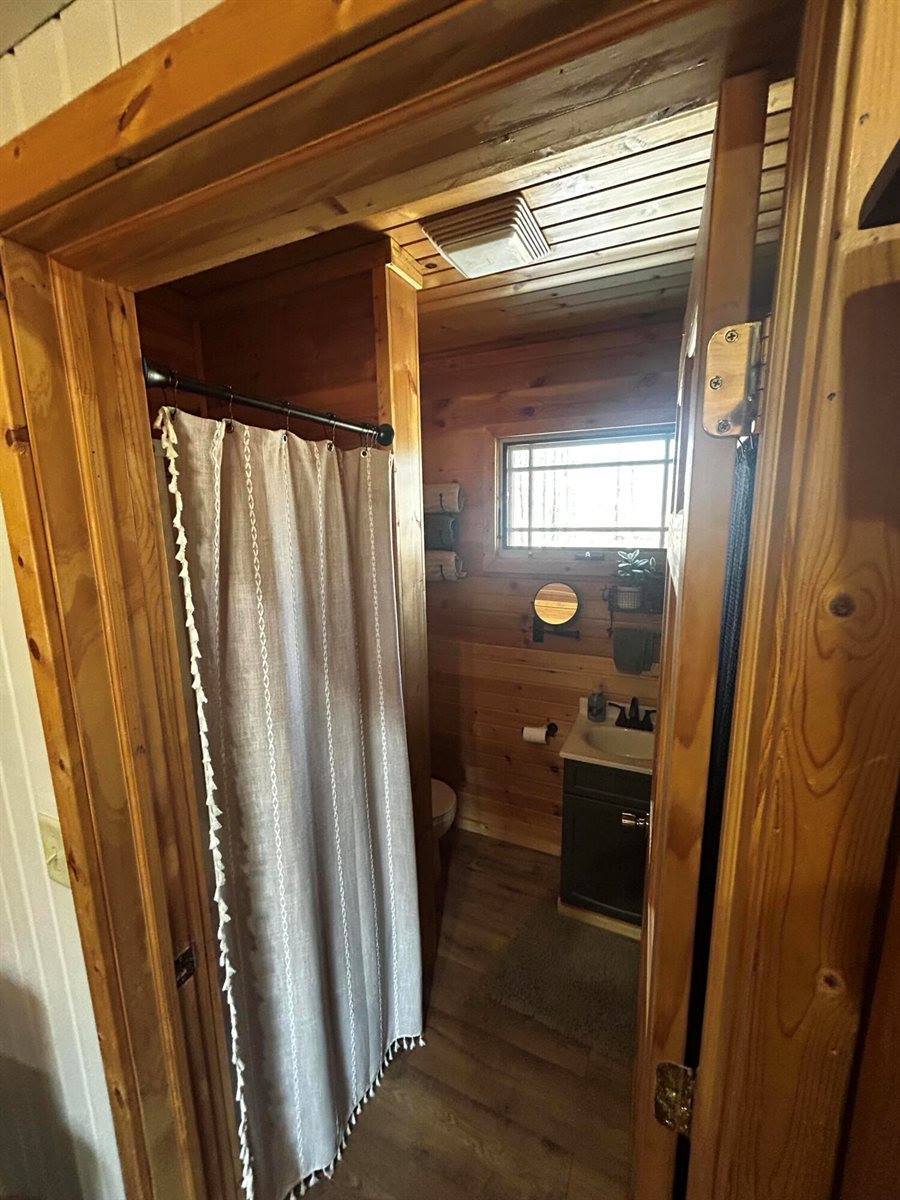 W9527 Mile Rd, Hubbard, WI 54848