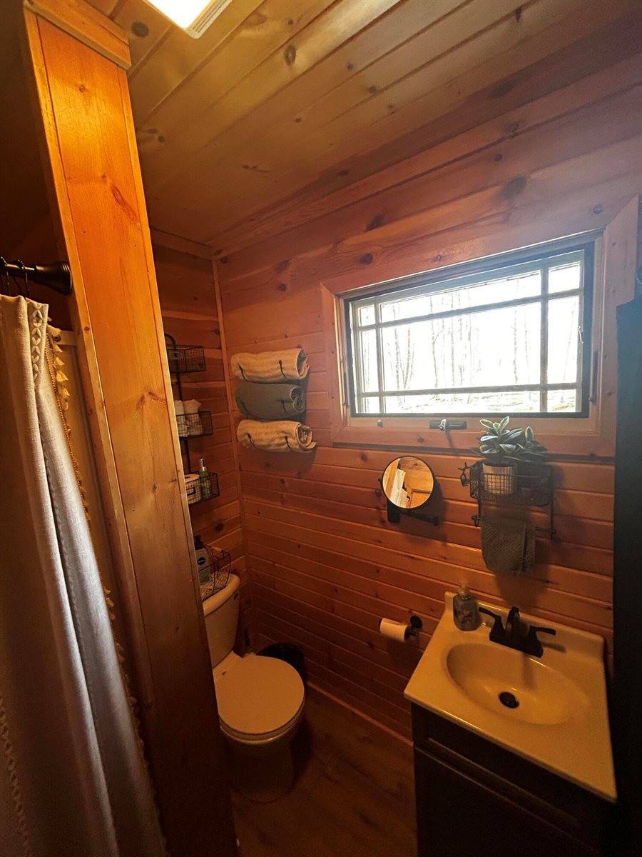 W9527 Mile Rd, Hubbard, WI 54848