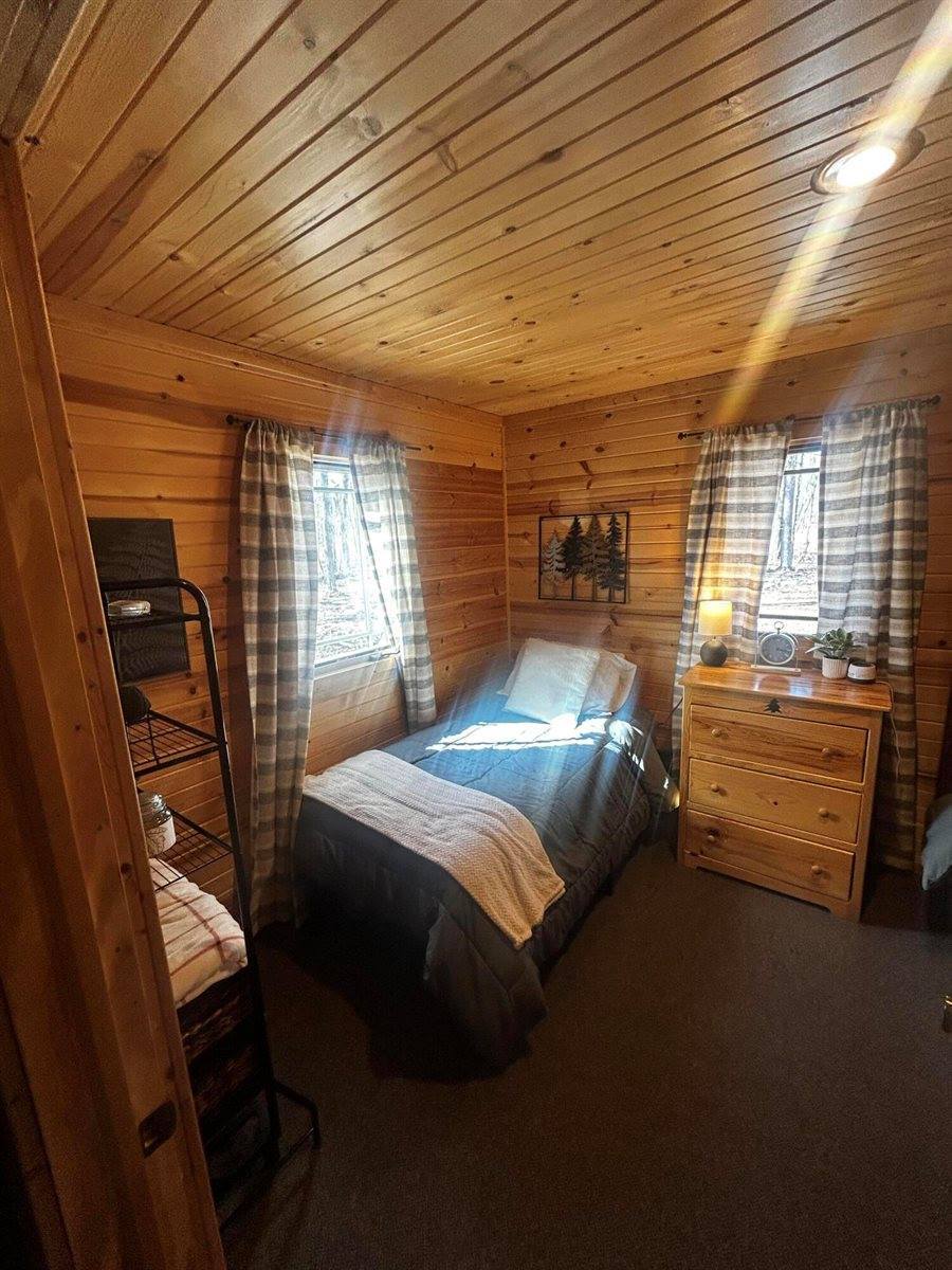 W9527 Mile Rd, Hubbard, WI 54848