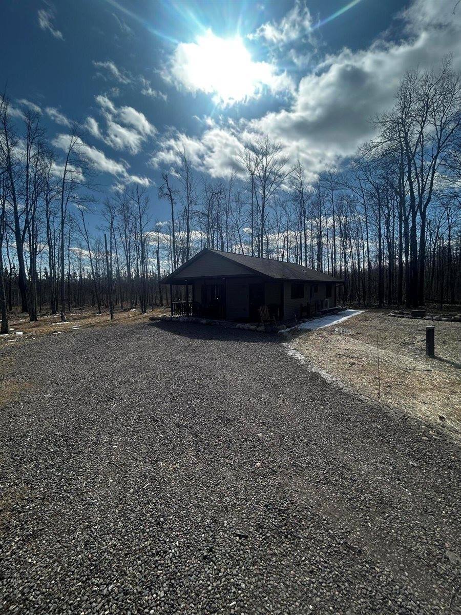 W9527 Mile Rd, Hubbard, WI 54848