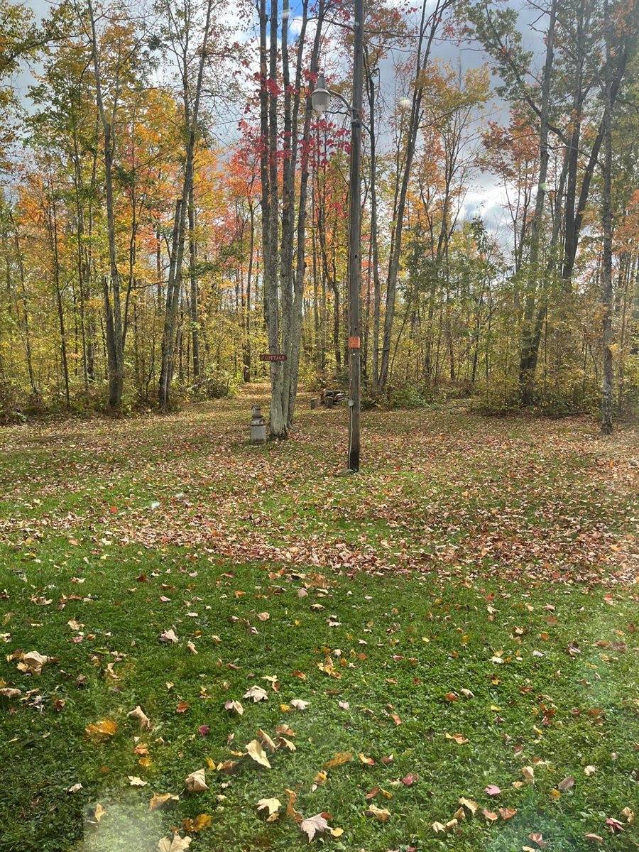 W9527 Mile Rd, Hubbard, WI 54848