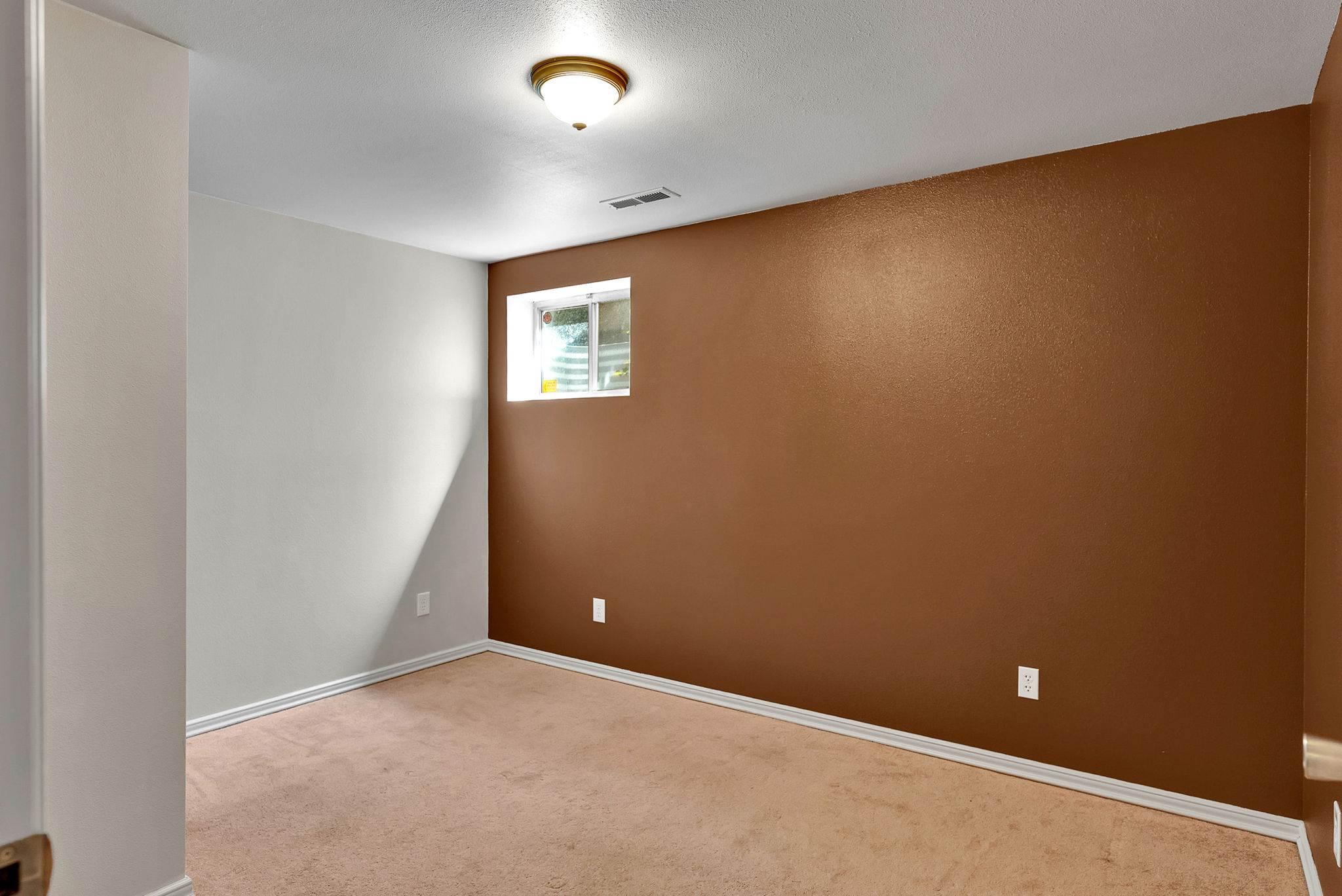 12854 East Hellroaring Rd, Athol, ID 83801