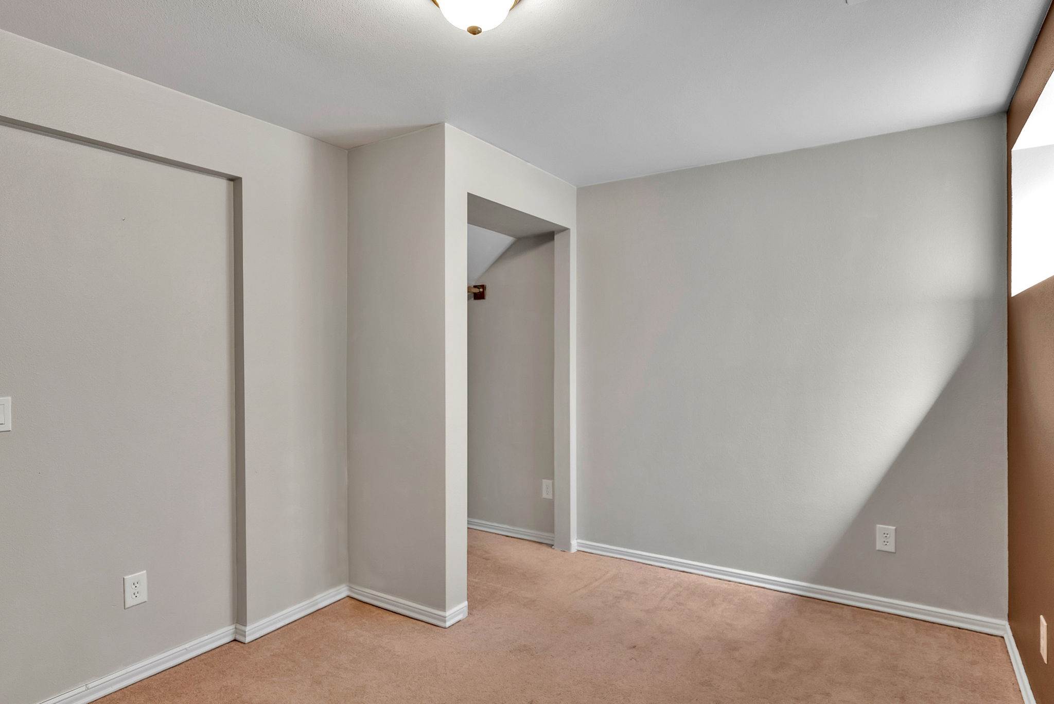 12854 East Hellroaring Rd, Athol, ID 83801