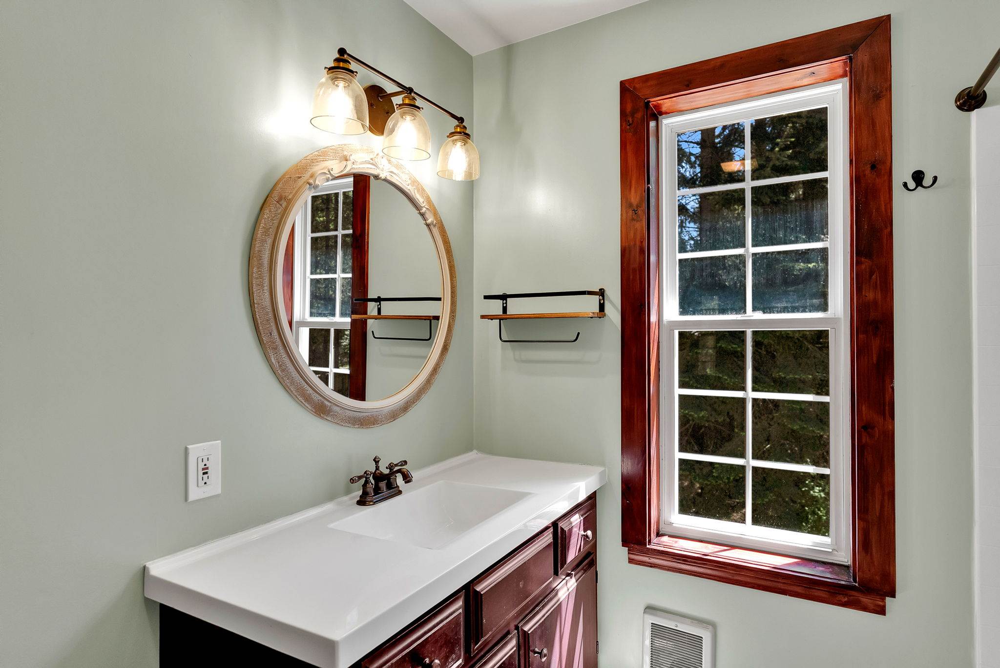 12854 East Hellroaring Rd, Athol, ID 83801