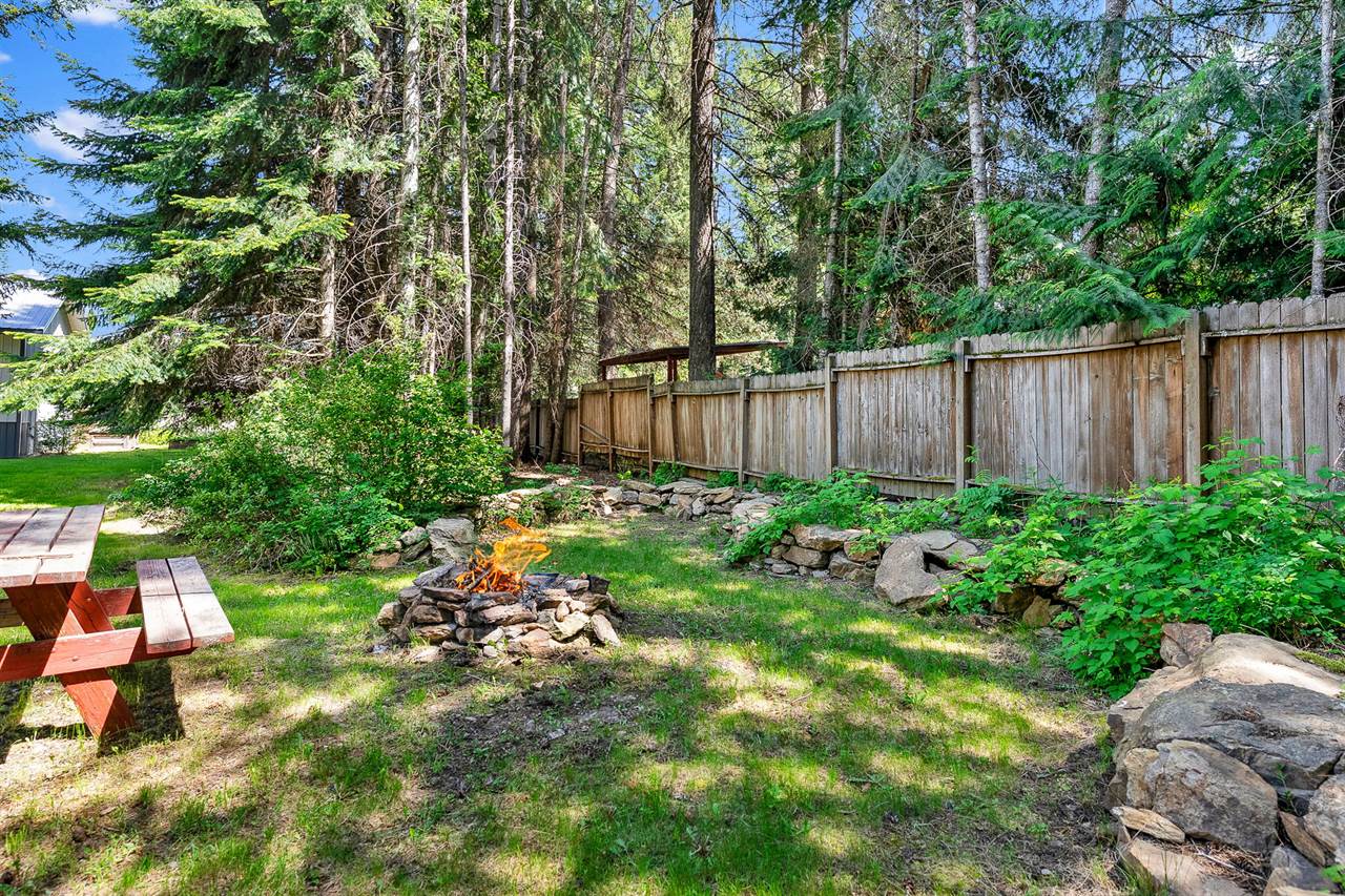 12854 East Hellroaring Rd, Athol, ID 83801