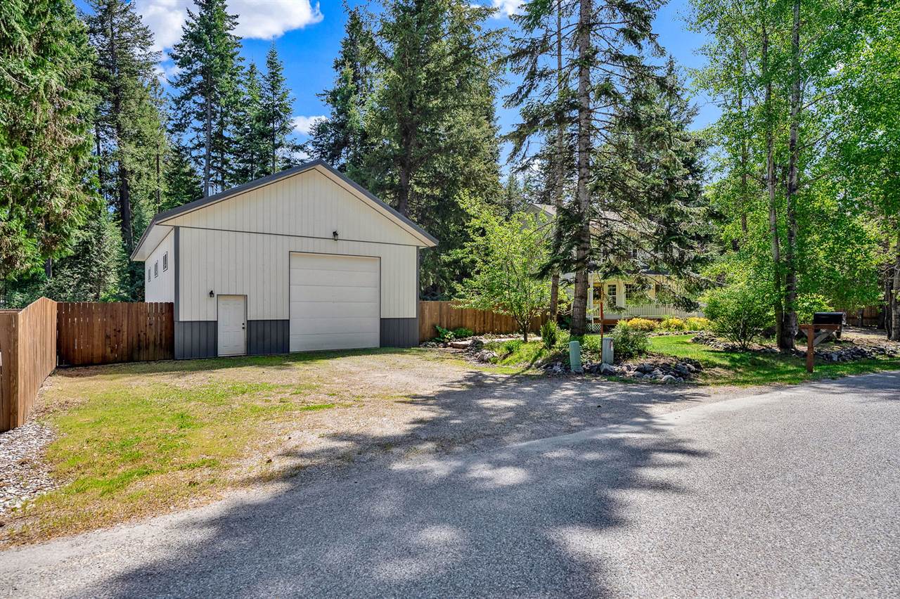 12854 East Hellroaring Rd, Athol, ID 83801
