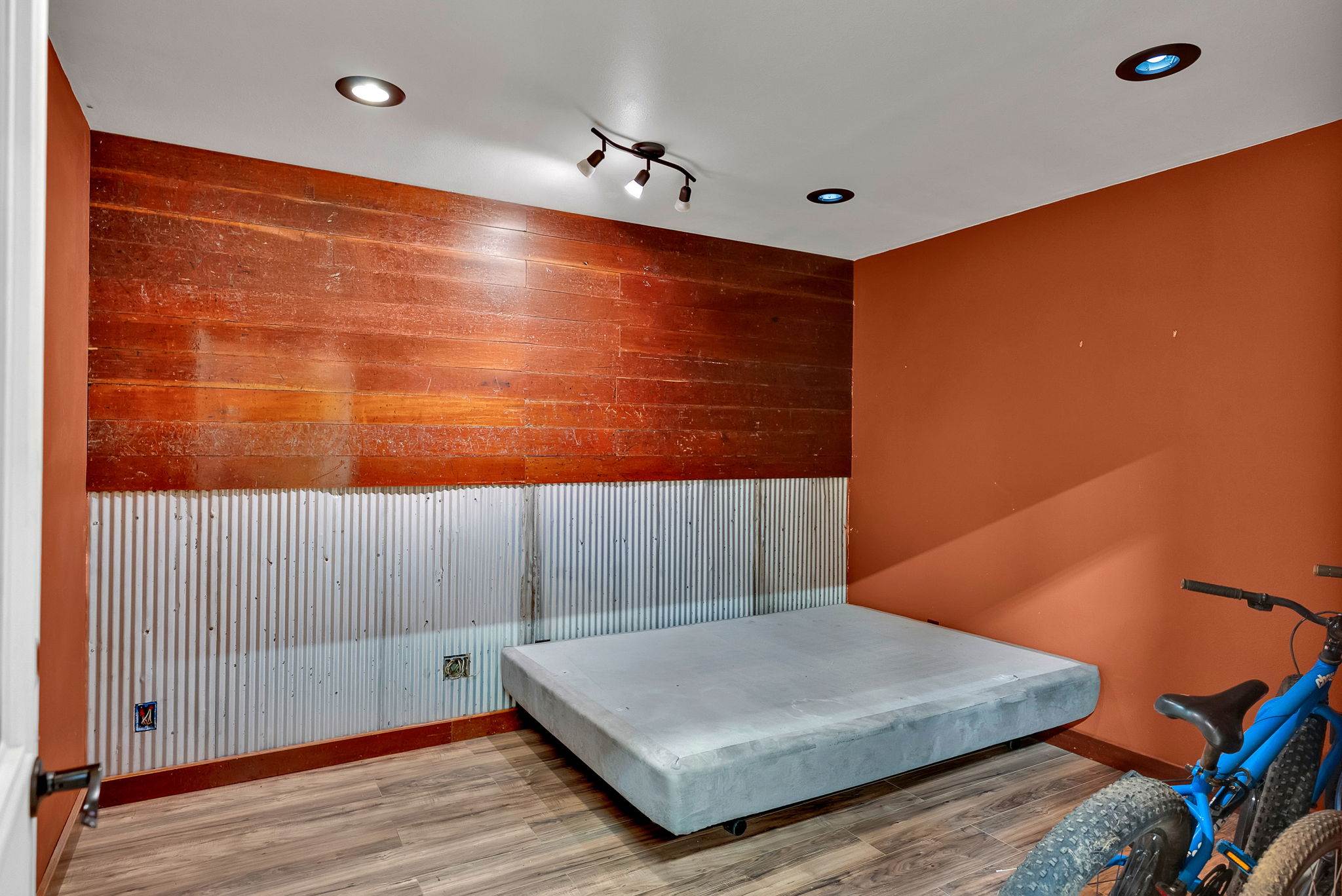 12854 East Hellroaring Rd, Athol, ID 83801