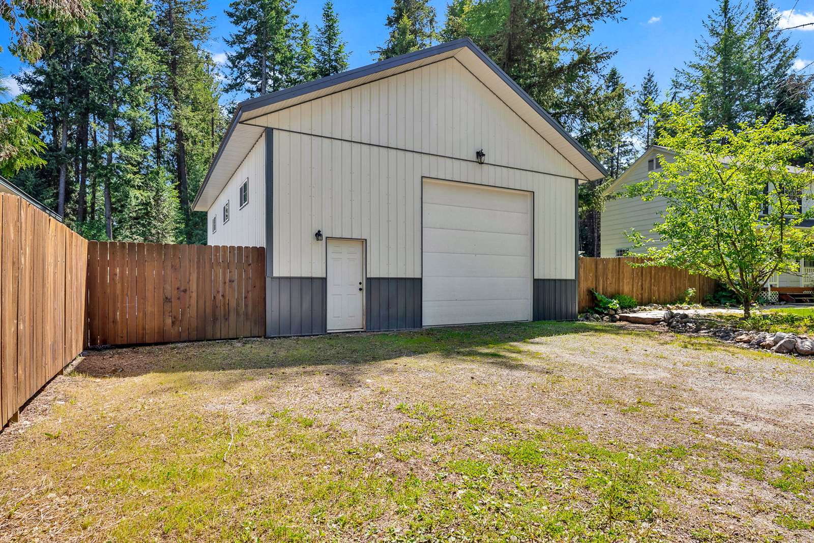 12854 East Hellroaring Rd, Athol, ID 83801
