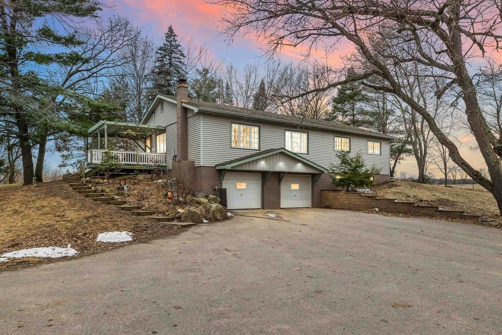 10670 County Road D, Almond, WI 54909