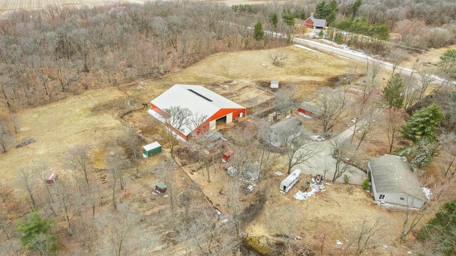 10670 County Road D, Almond, WI 54909