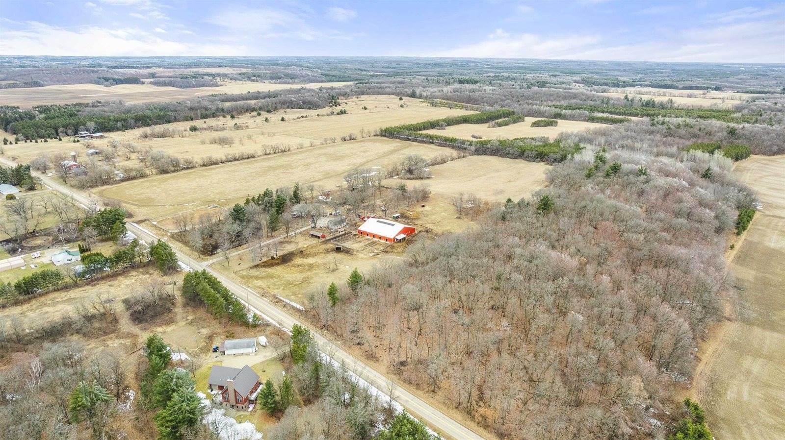 10670 County Road D, Almond, WI 54909