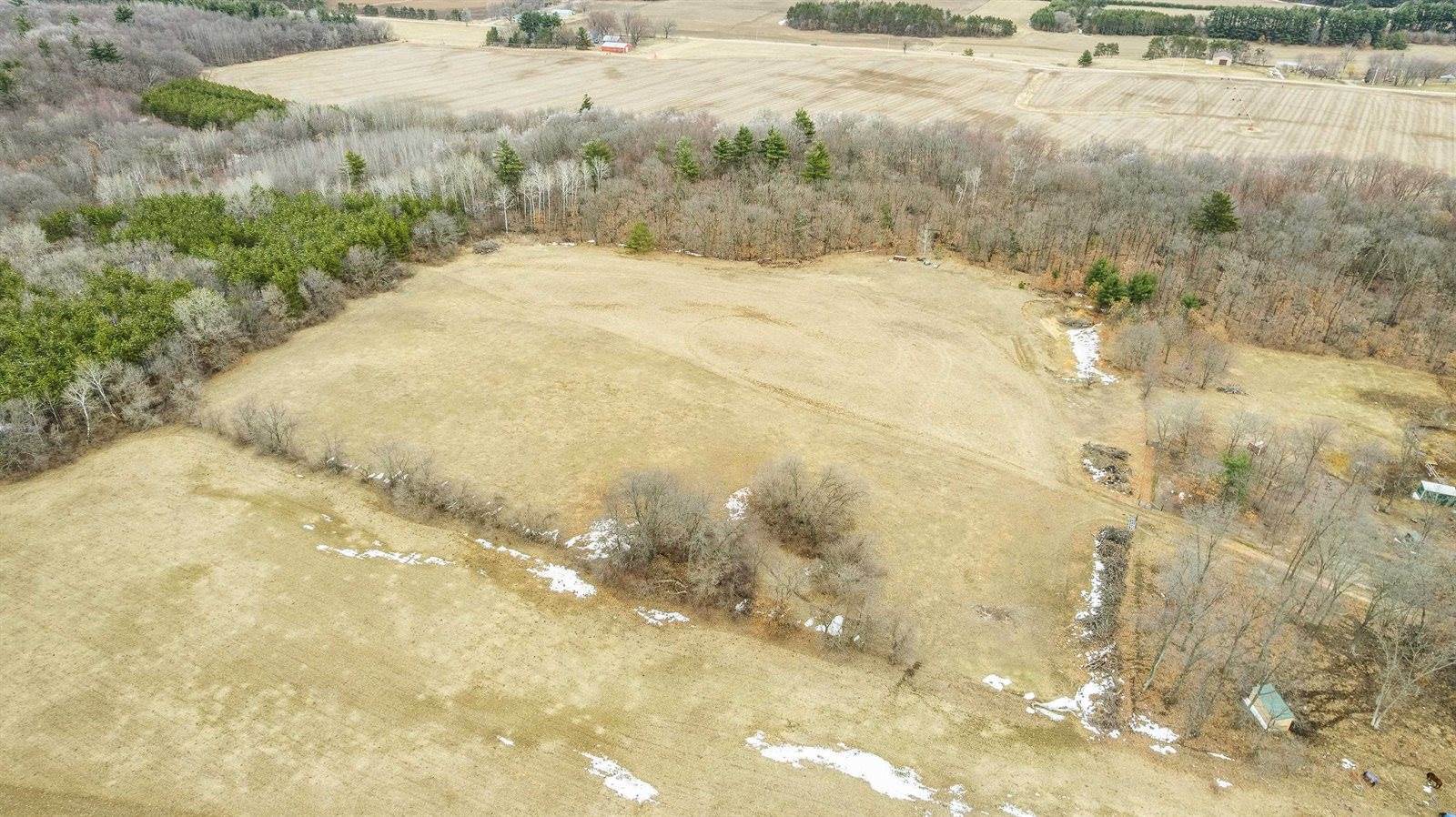 10670 County Road D, Almond, WI 54909
