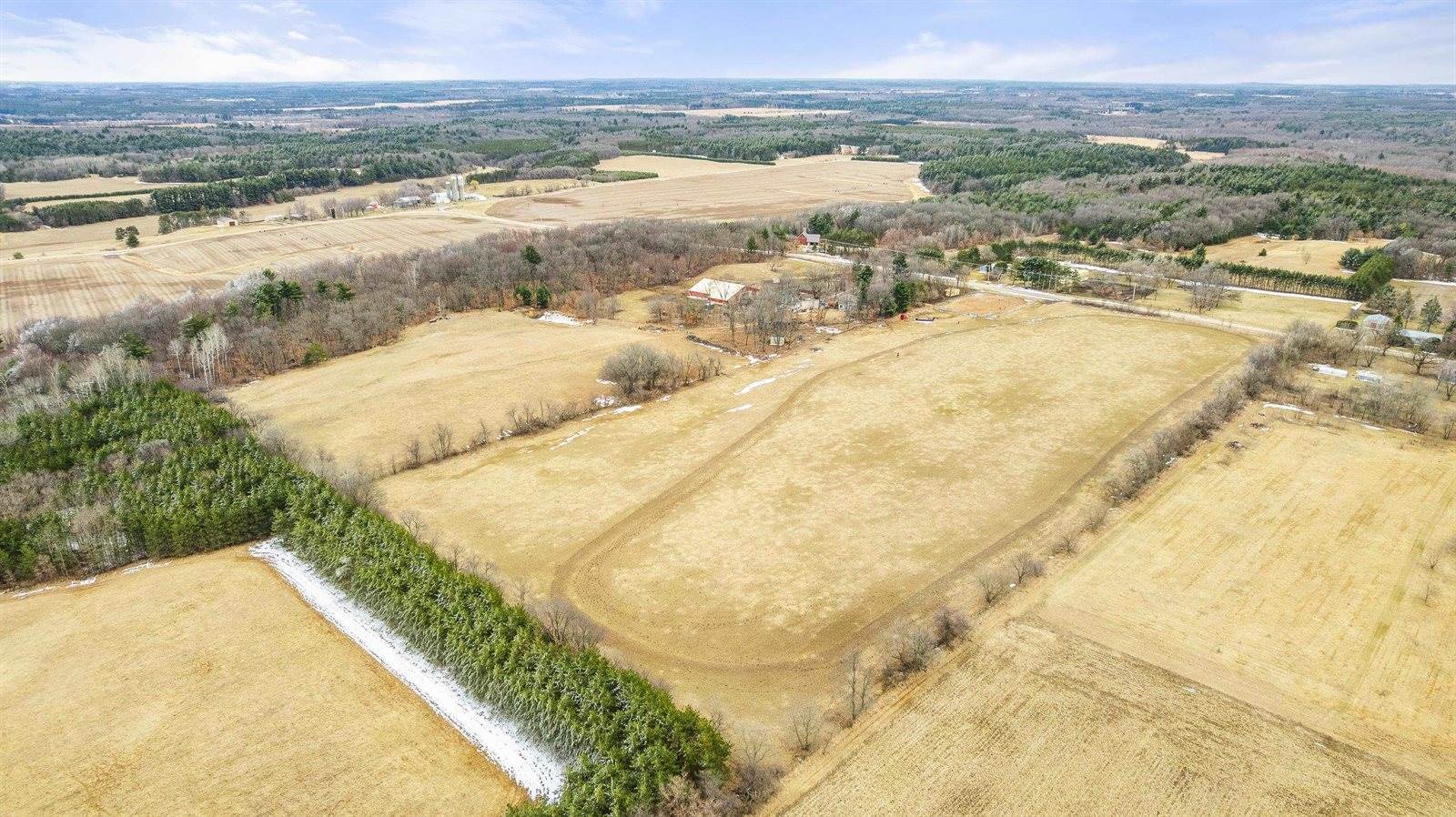 10670 County Road D, Almond, WI 54909
