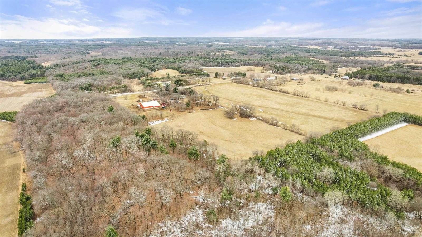 10670 County Road D, Almond, WI 54909