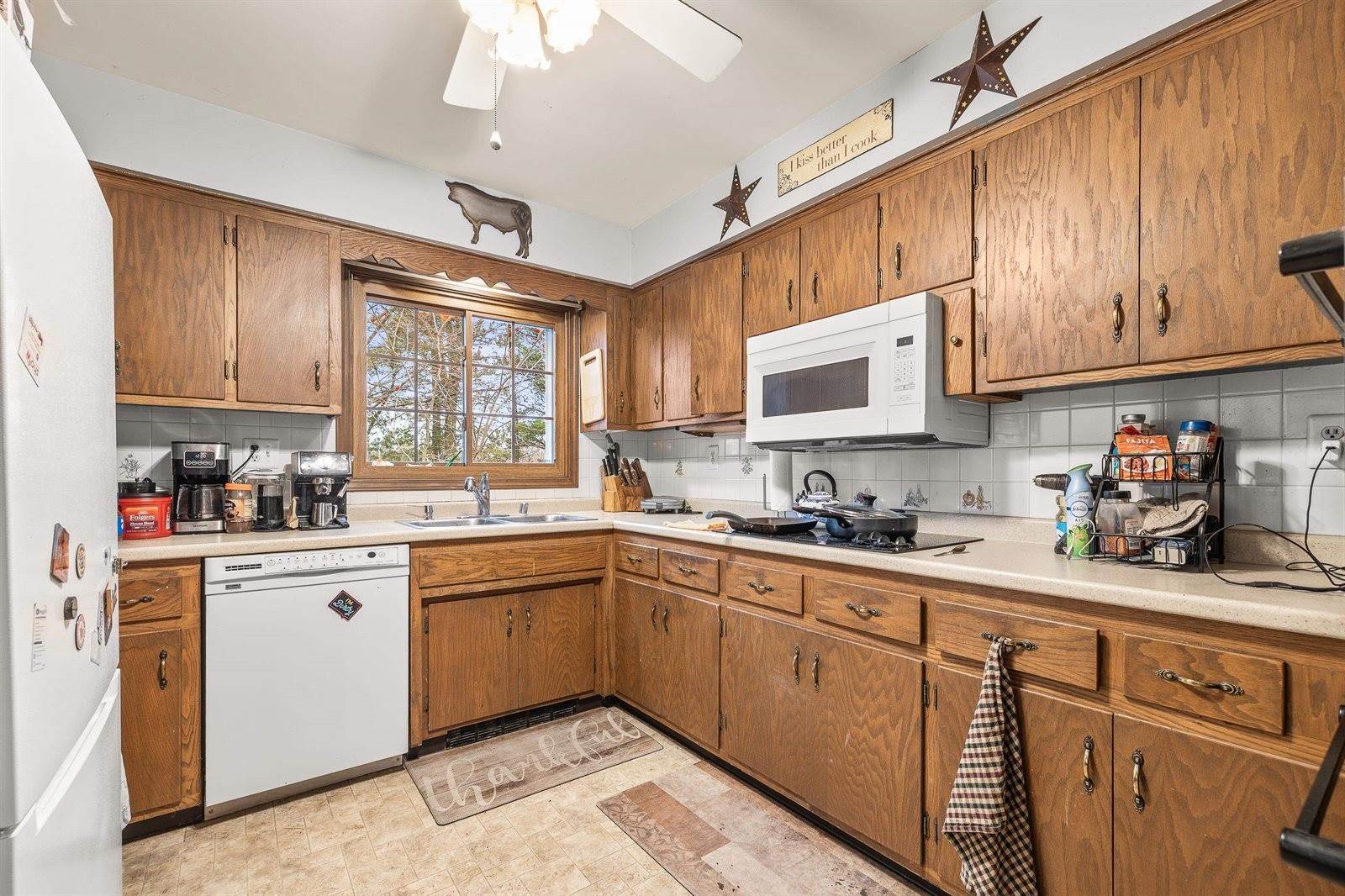 10670 County Road D, Almond, WI 54909