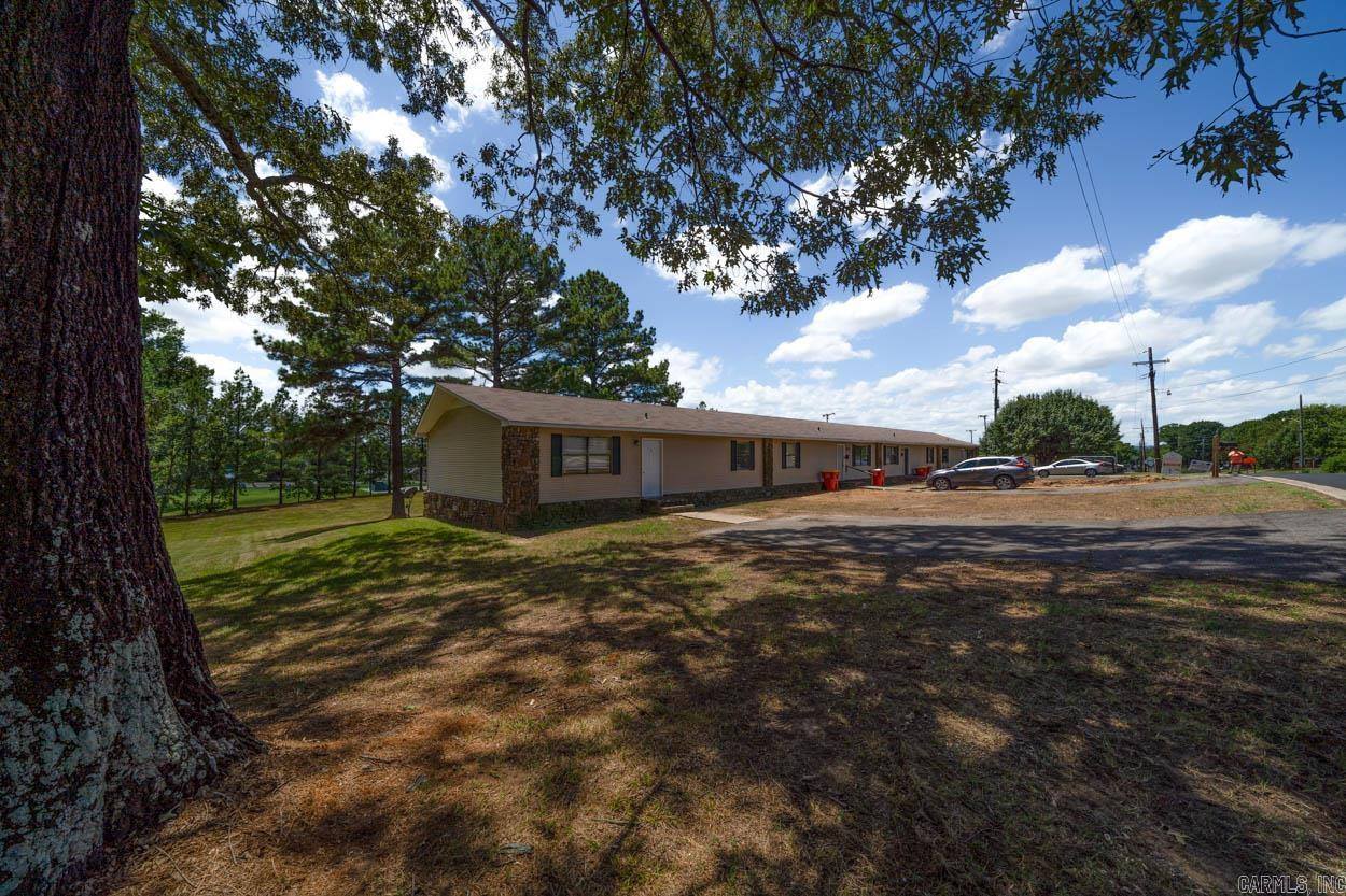 1106 Branch, Morrilton, AR 72110