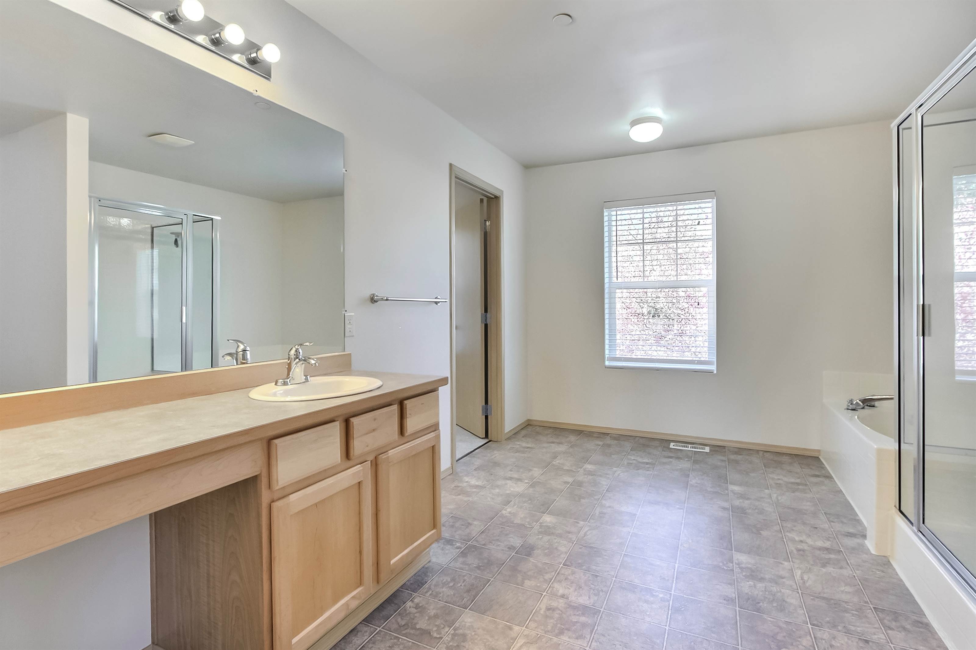 3186 Brown Loop, DuPont, WA 98327