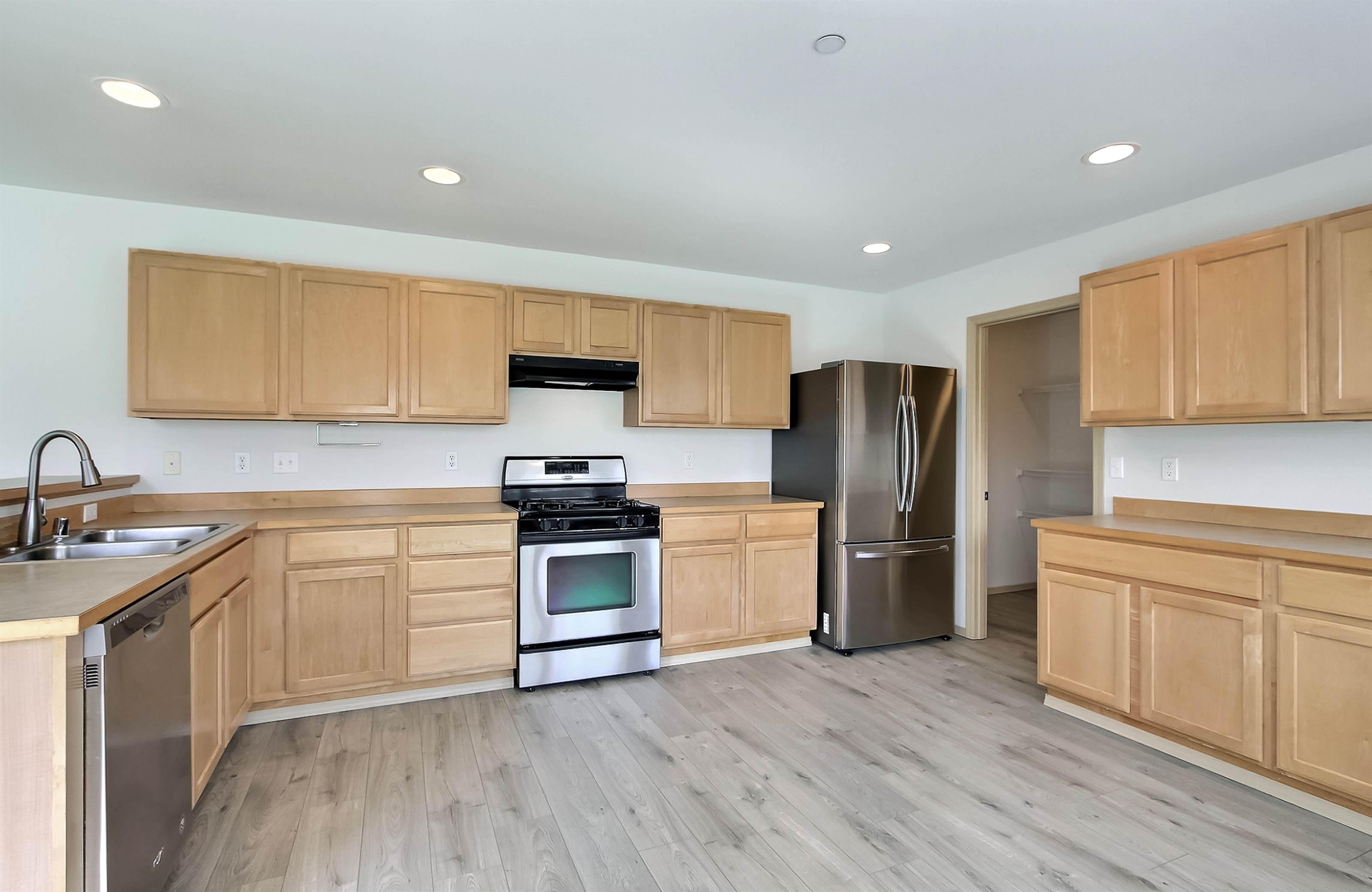 3186 Brown Loop, DuPont, WA 98327