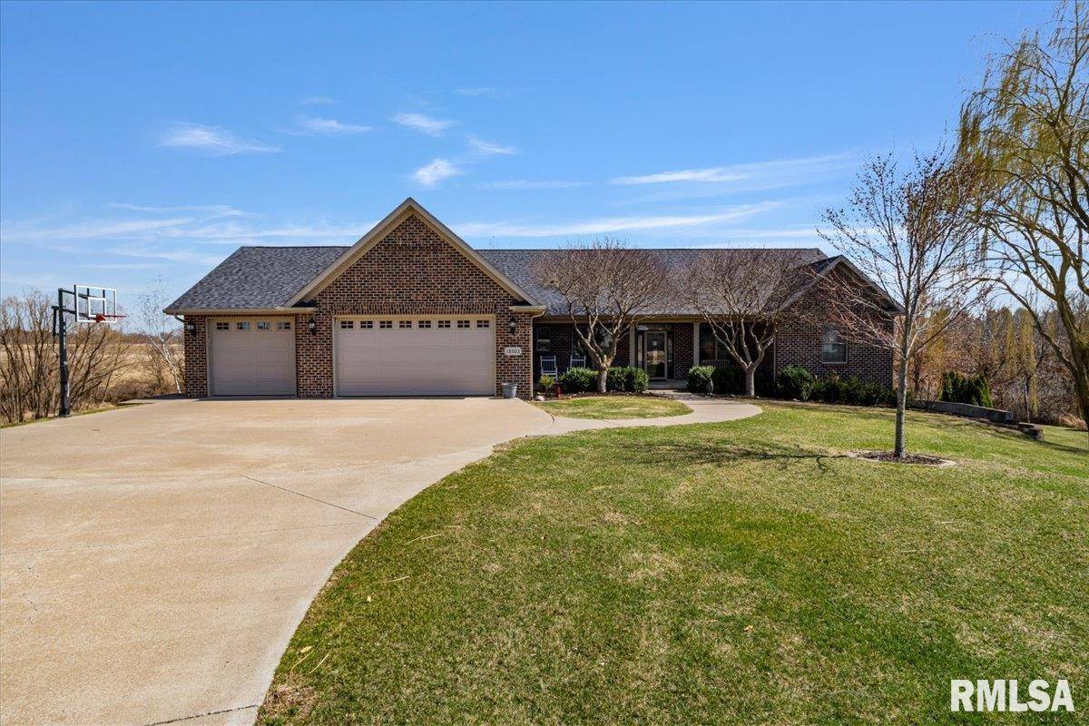 15503 108TH Avenue Place, Davenport, IA 52804
