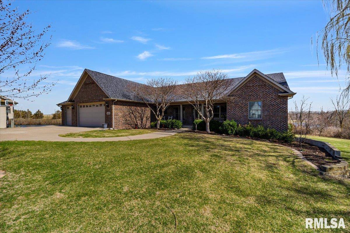 15503 108TH Avenue Place, Davenport, IA 52804