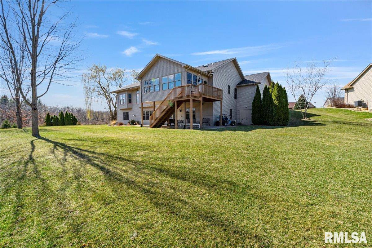 15503 108TH Avenue Place, Davenport, IA 52804