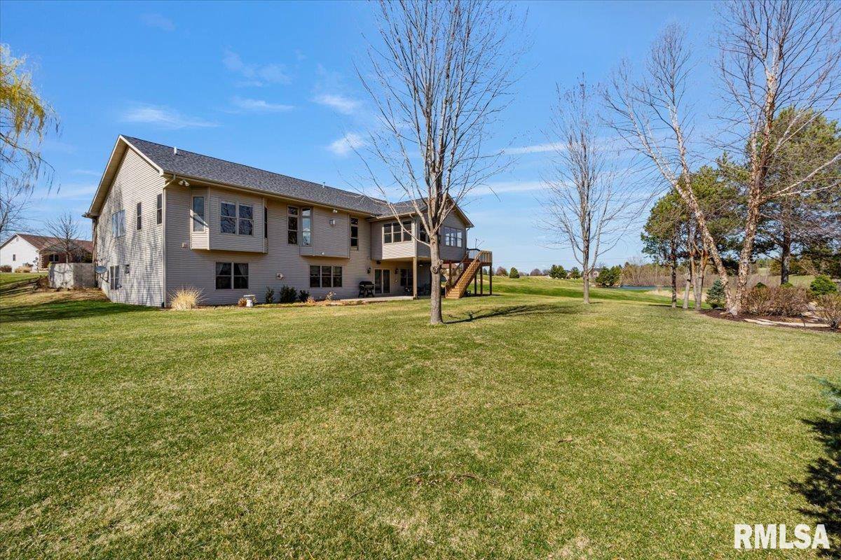 15503 108TH Avenue Place, Davenport, IA 52804