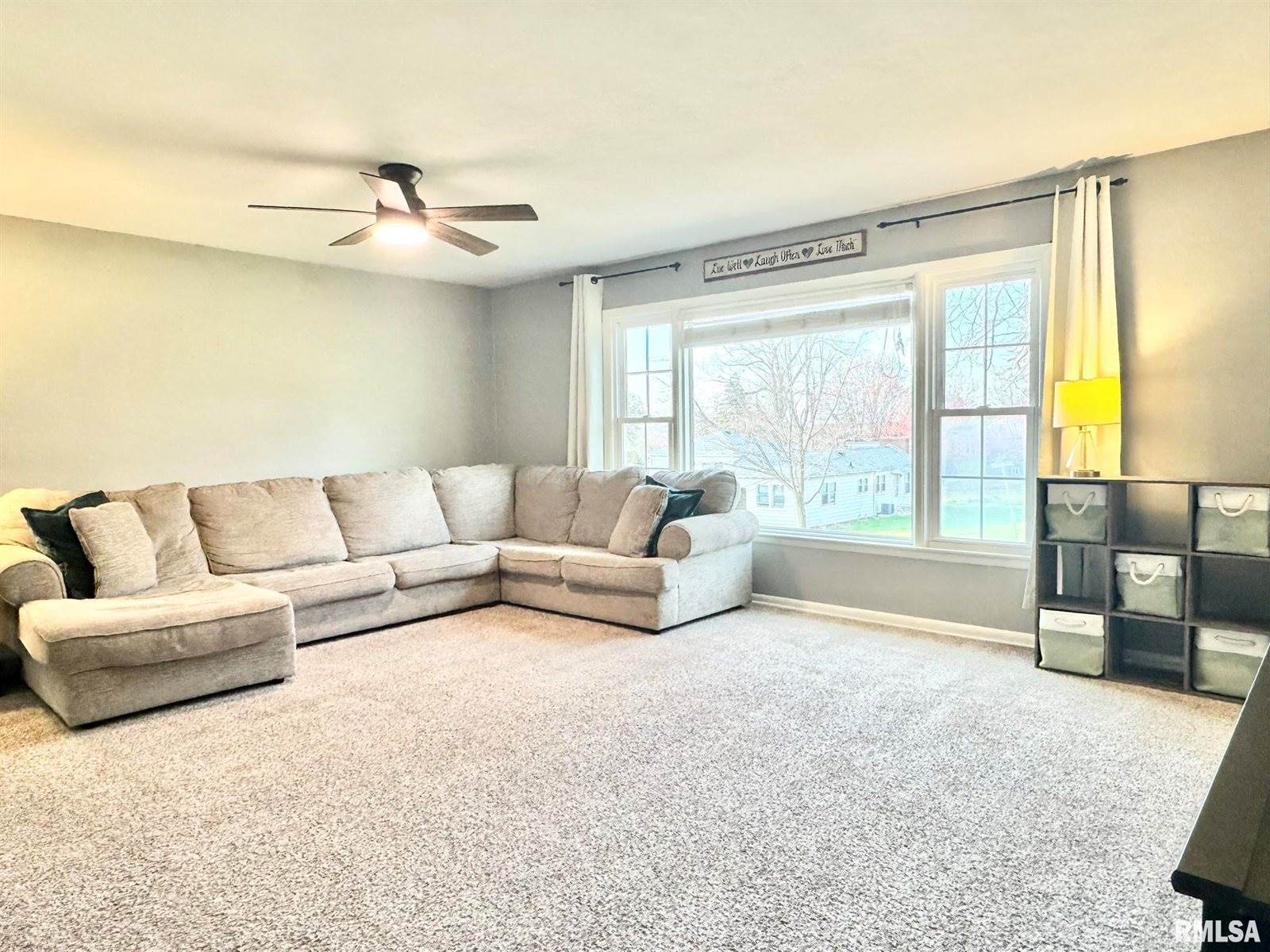 1300 26TH Avenue, Rock Island, IL 61201
