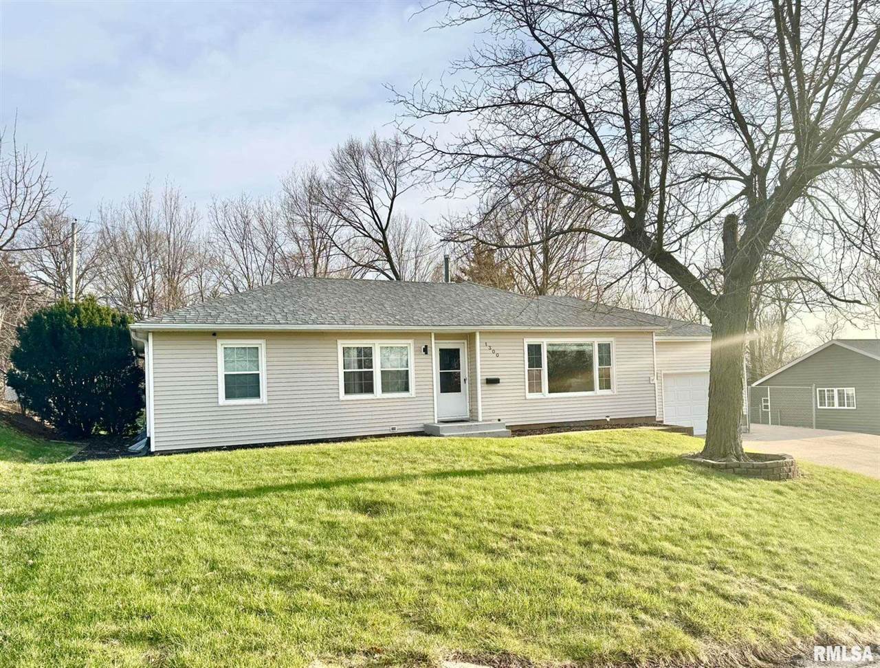 1300 26TH Avenue, Rock Island, IL 61201