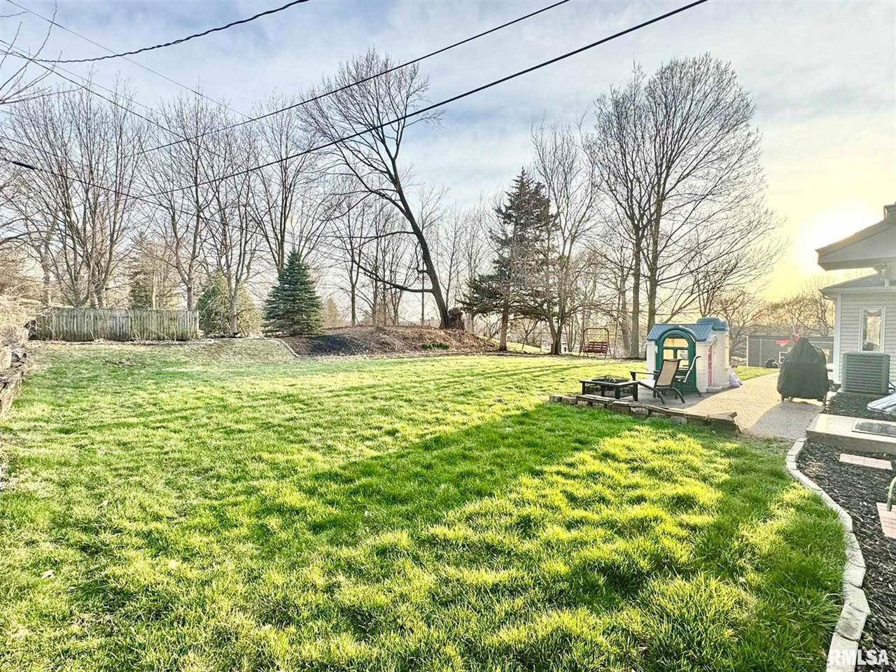 1300 26TH Avenue, Rock Island, IL 61201