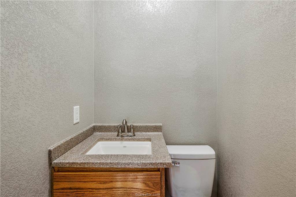218 North Commerce Street, Bremond, TX 76629
