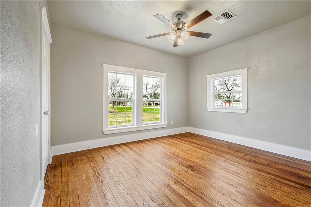 218 North Commerce Street, Bremond, TX 76629