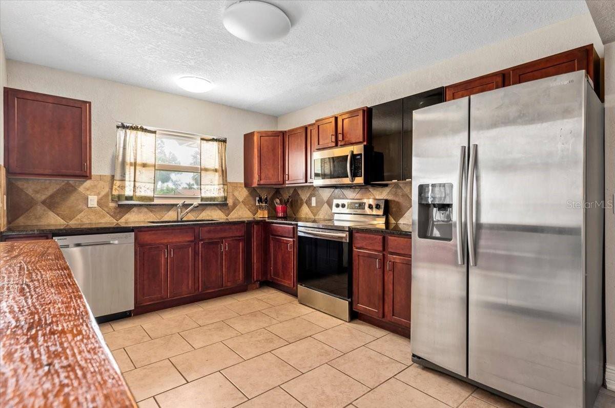 337 Somerset Avenue, Sarasota, FL 34243