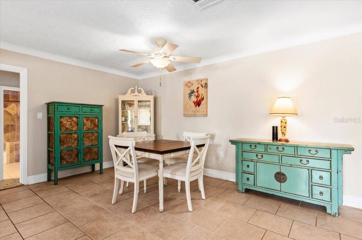 337 Somerset Avenue, Sarasota, FL 34243