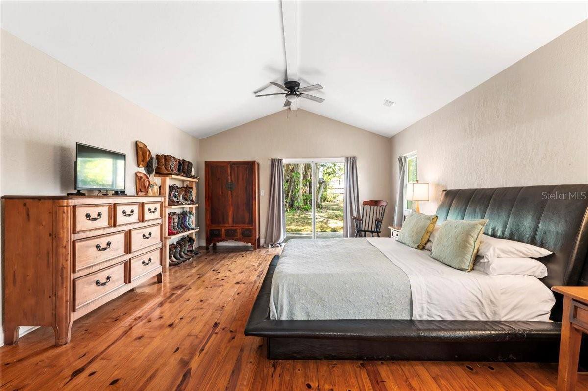 337 Somerset Avenue, Sarasota, FL 34243