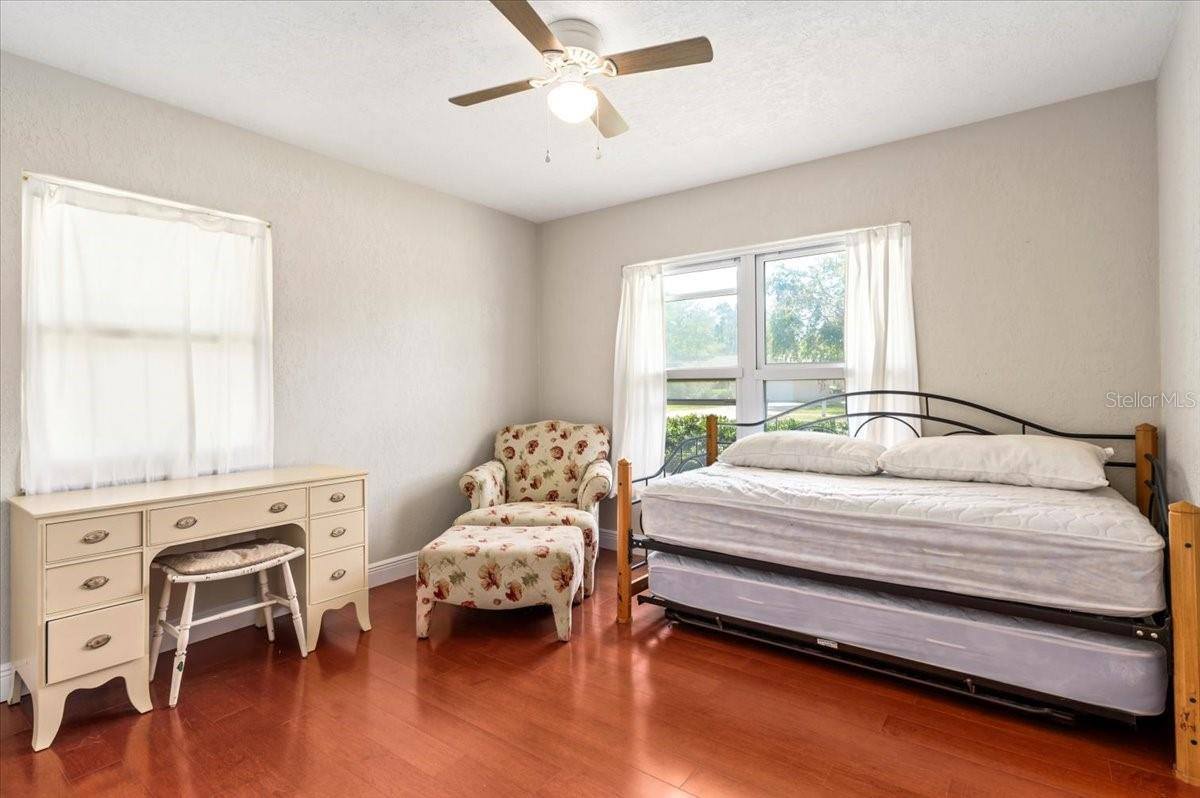 337 Somerset Avenue, Sarasota, FL 34243