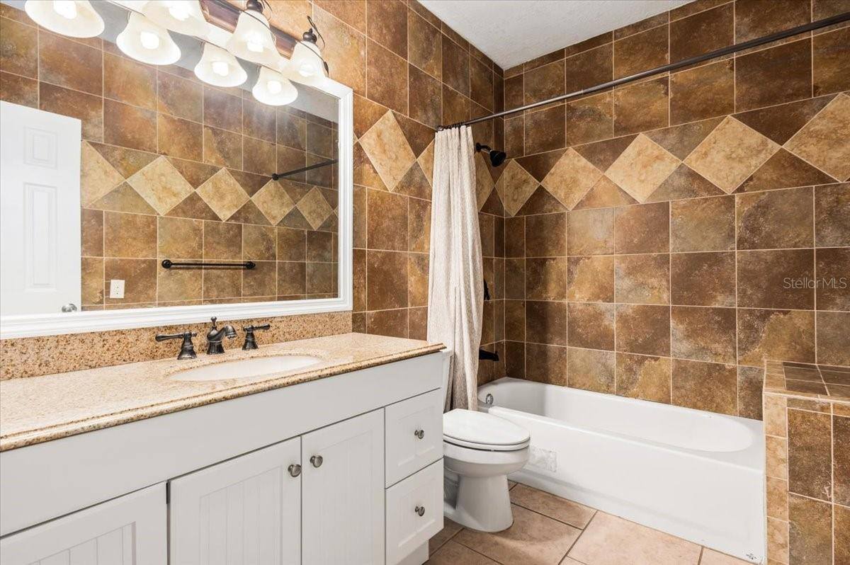 337 Somerset Avenue, Sarasota, FL 34243