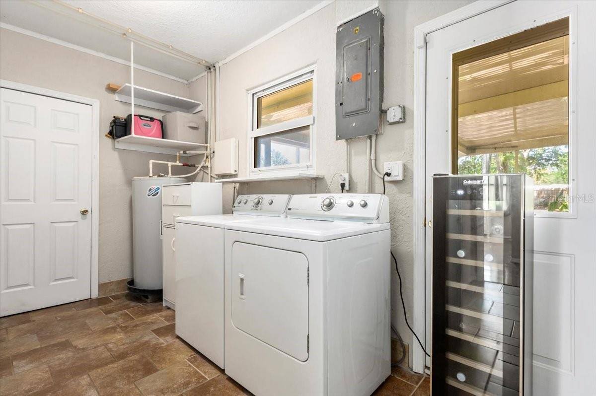 337 Somerset Avenue, Sarasota, FL 34243