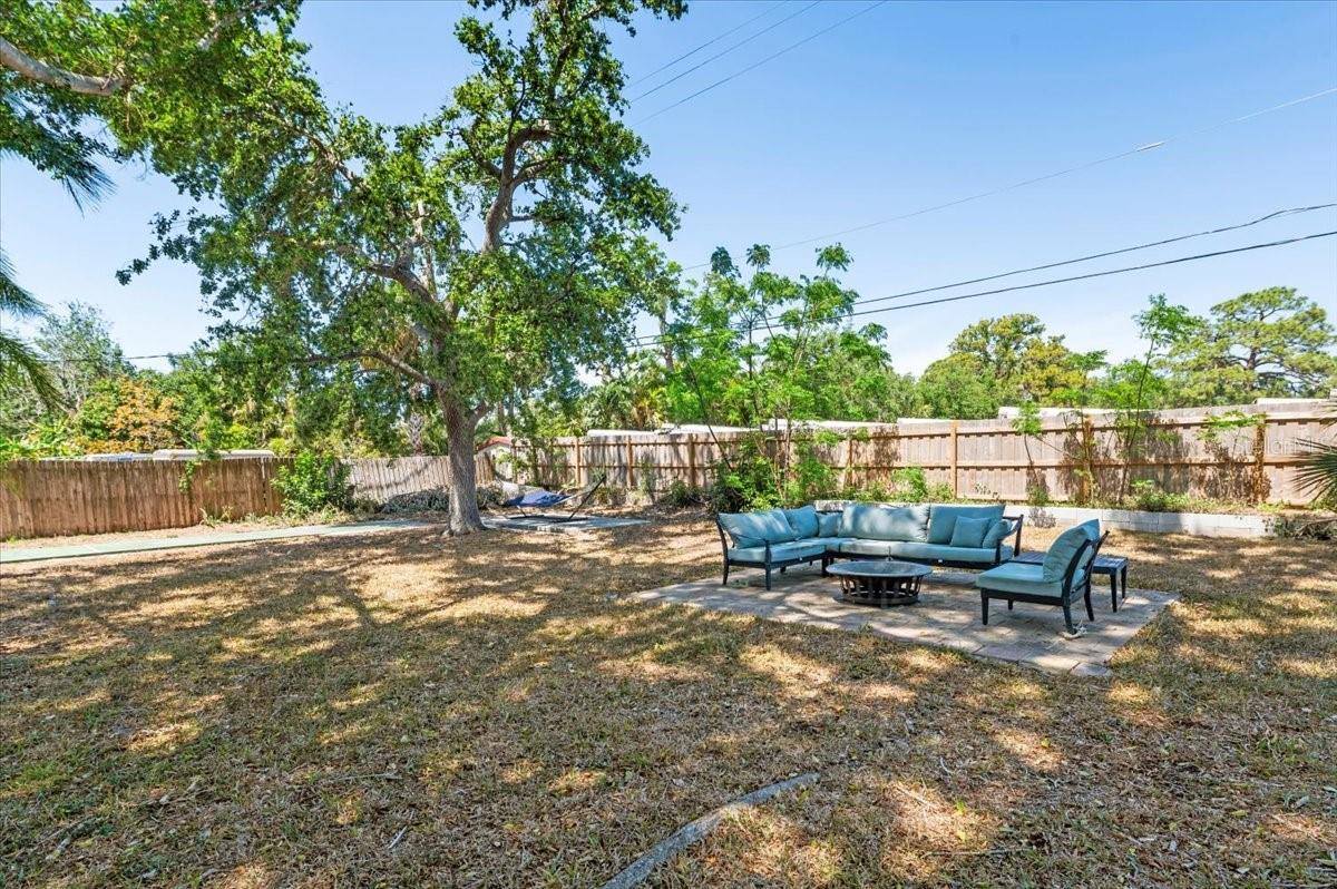 337 Somerset Avenue, Sarasota, FL 34243