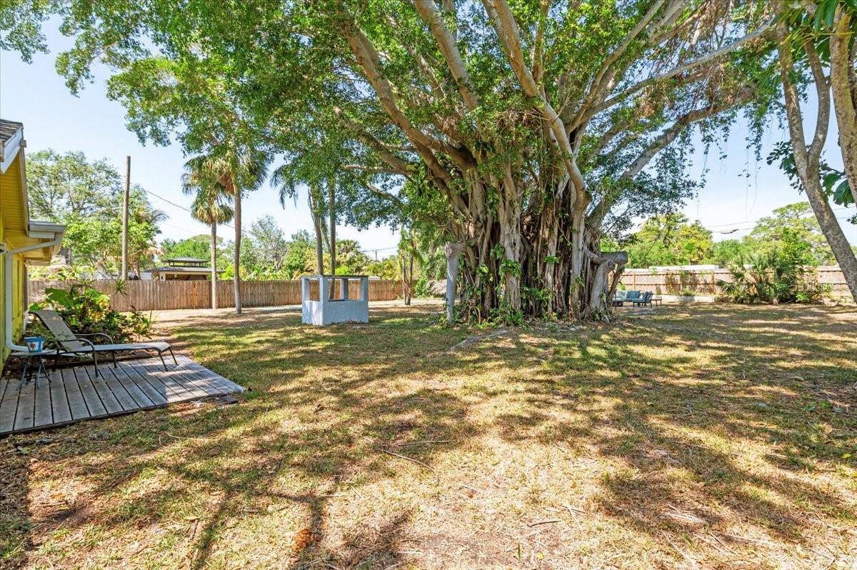 337 Somerset Avenue, Sarasota, FL 34243