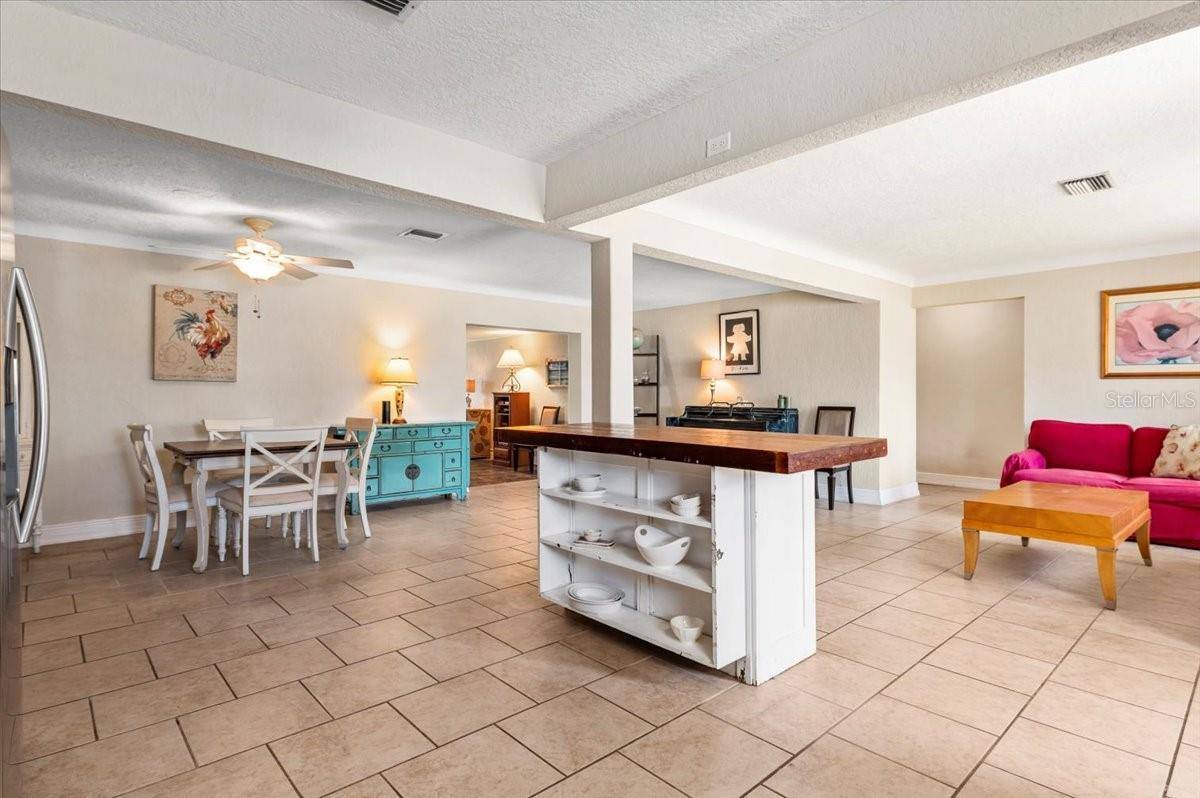 337 Somerset Avenue, Sarasota, FL 34243