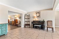 337 Somerset Avenue, Sarasota, FL 34243