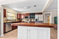 337 Somerset Avenue, Sarasota, FL 34243