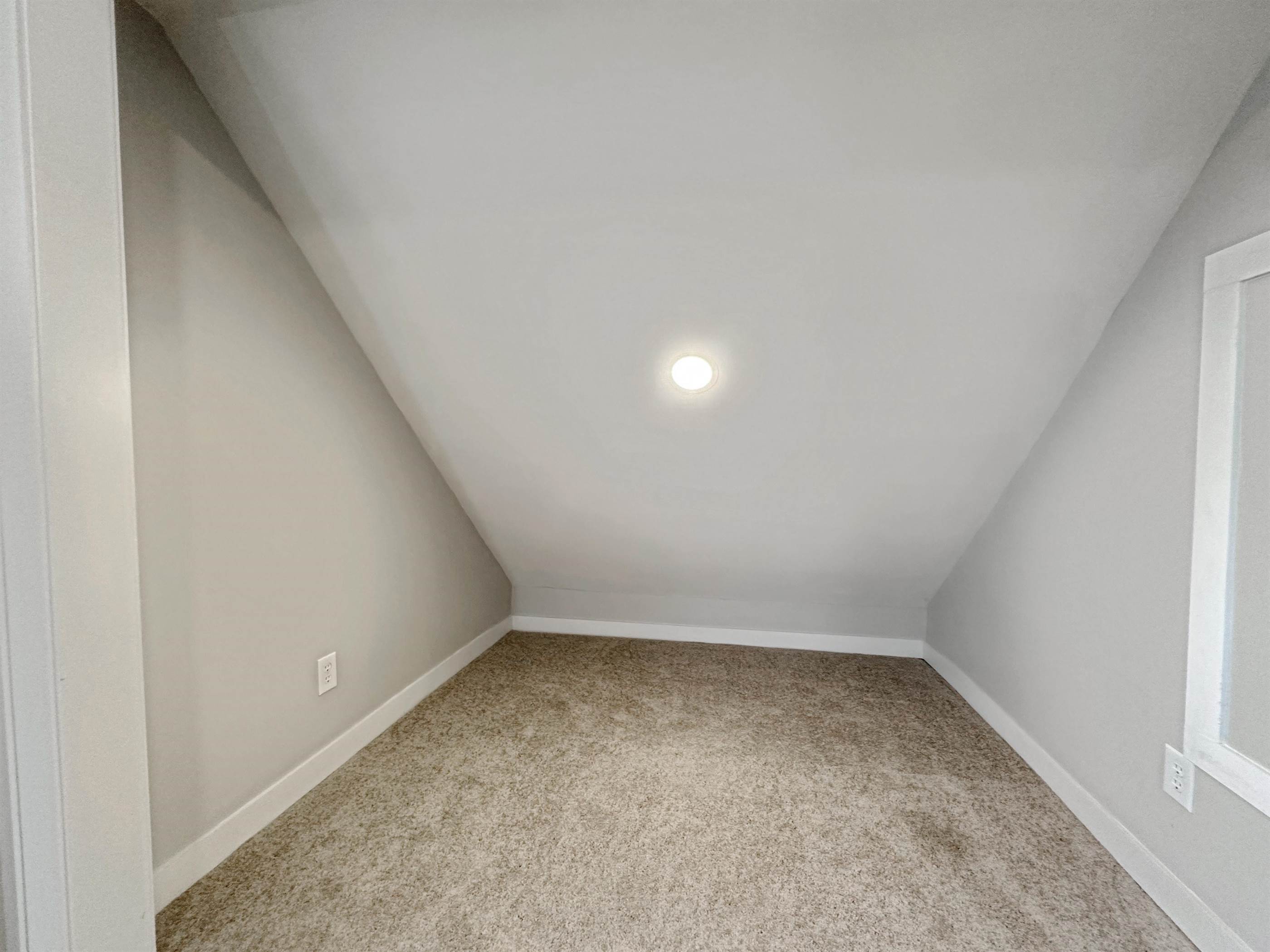 40 S 18th, Terre Haute, IN 47807