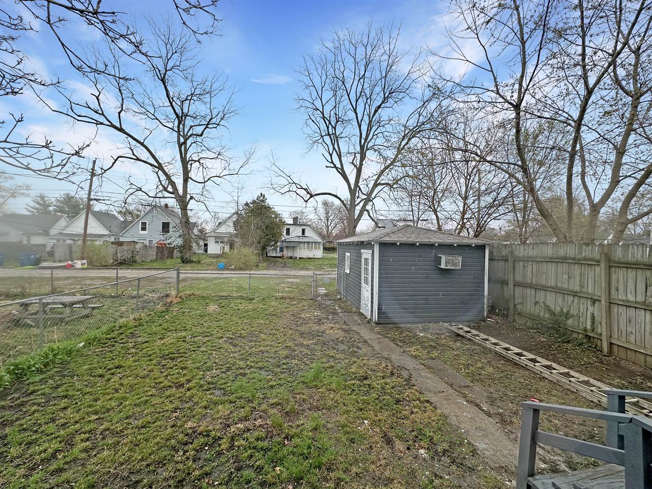 40 S 18th, Terre Haute, IN 47807
