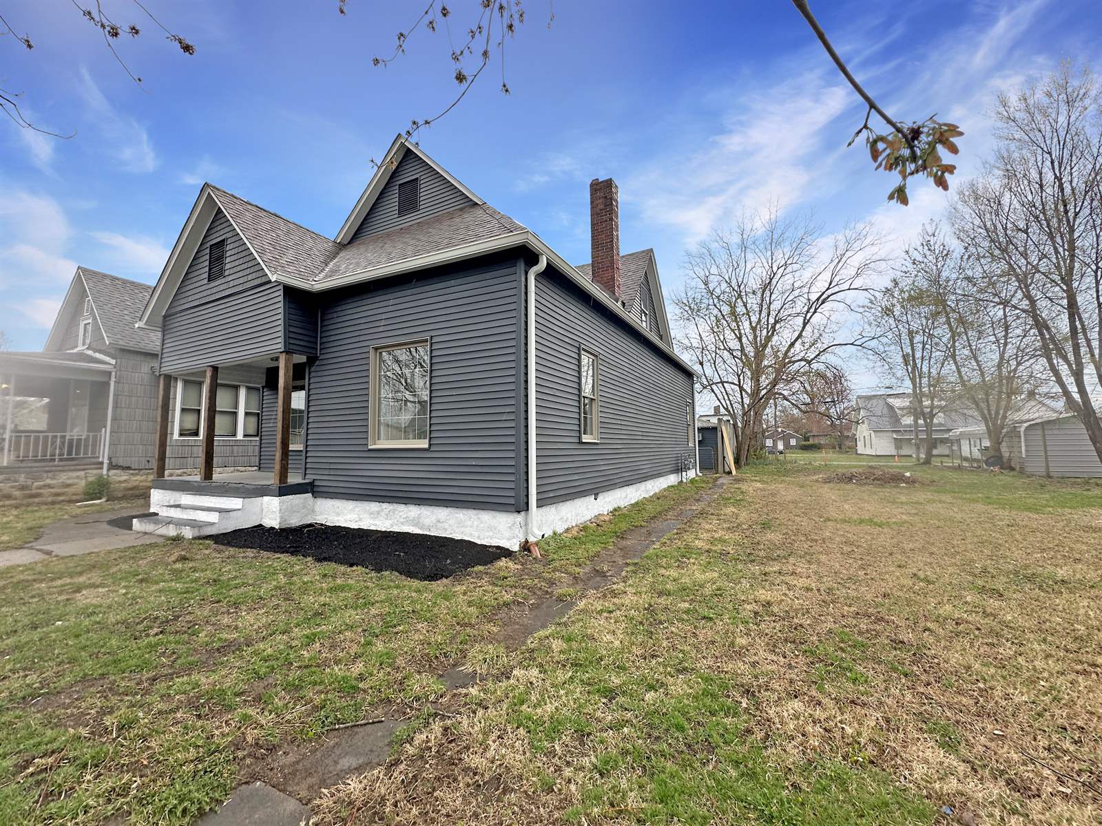 40 S 18th, Terre Haute, IN 47807