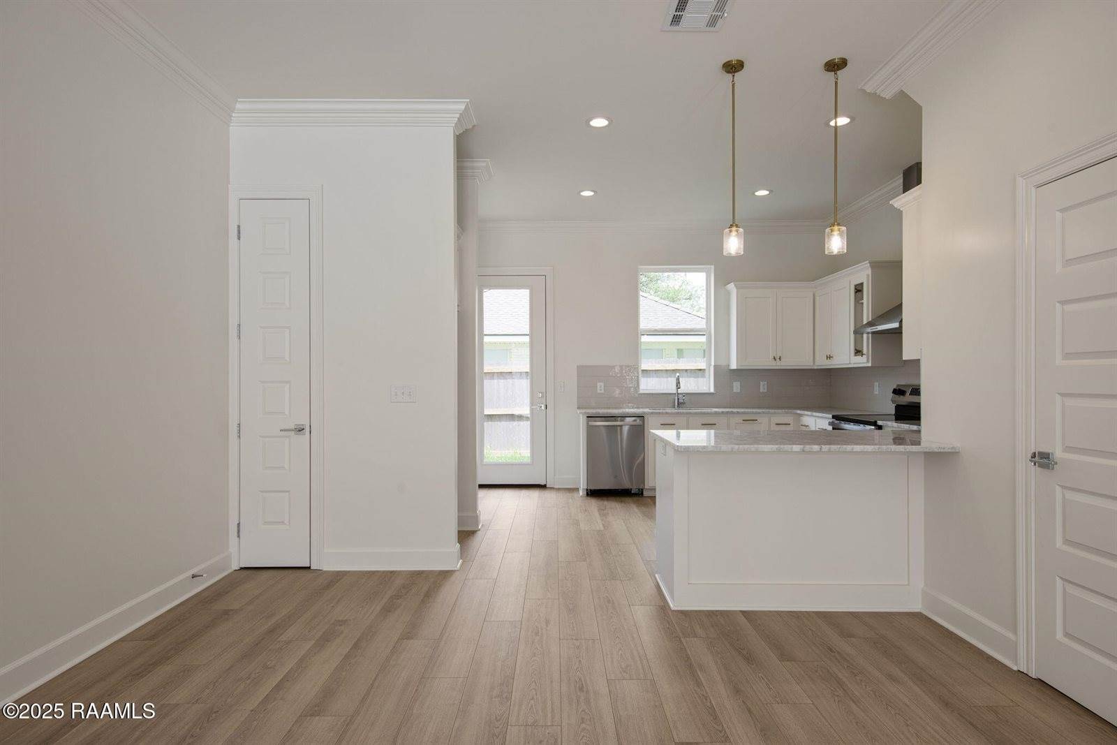 1510 Kaliste Saloom, #205, Lafayette, LA 70508